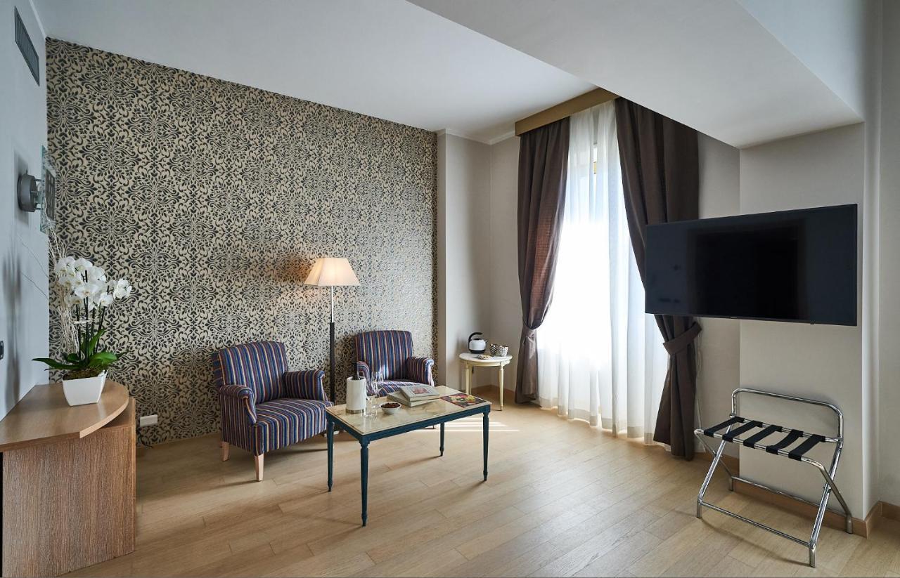 Hotel Astoria Биела Екстериор снимка